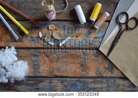 The Equipment For Sew Toys From Felt With Your Own Hands. Felt, Synthetic Winterizer, Markers, Sciss