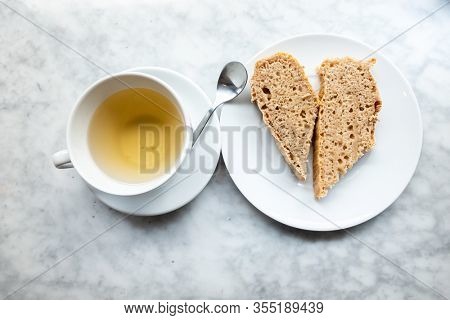 fresh Wholemeal bread on table