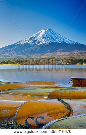 Travel Destinations. Renowned  Attractive Fuji Mountain Near Kawaguchiko Lake In Japan With Line Of 