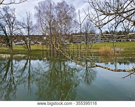 Small Lake Schubelweiher (schuebelweiher) Or Pond Schübelweiher, Kusnacht Am Zurichsee (kuesnacht Am