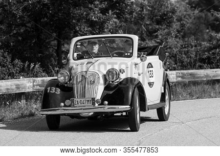 Pesaro Colle San Bartolo , Italy - May 17 - 2018 : Fiat-nsu 508 C 1939 On An Old Racing Car In Rally