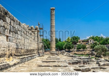 Columns In The Temple Of Apollo At Didyma, Turkey