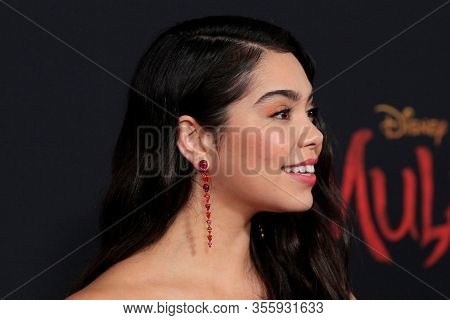 LOS ANGELES - MAR 9:  Auli'i Cravalho at the 