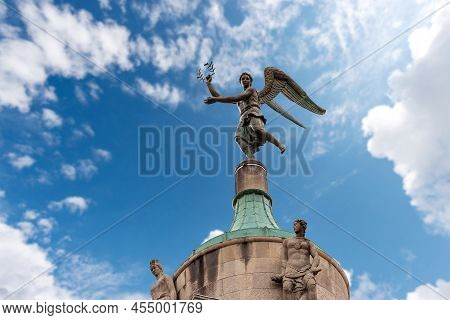 Padua Downtown (padova), Detail Of Moroni Palace (palazzo Moroni), Town Hall, Bronze Statue Of The W