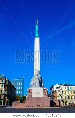 Özgürlük Anıtı Riga