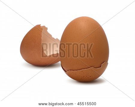 Gebroken ei Shell op witte achtergrond