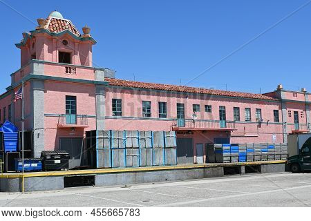 San Pedro, California - 11 May 2022: The J Deluca Fish Co. On The Main Channel In The Port Of Los An