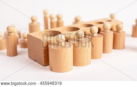 Montessori Knobbed Wooden Cylinders With Block. Kids Puzzle For Comparison, Grading And Seriation De