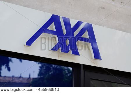 Bordeaux , Aquitaine  France - 06 05 2022 : Axa Brand Text And Blue Logo Sign French Multinational I