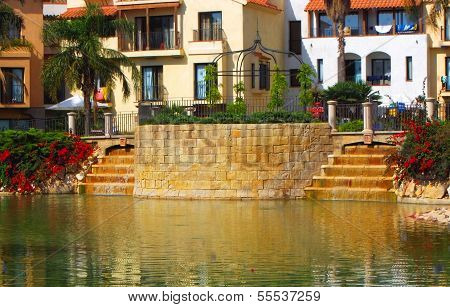 oriel of pond