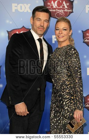 LAS VEGAS - DEC 10:  Eddie Cibrian, LeAnn Rimes at the 2013 American Country Awards at Mandalay Bay Events Center on December 10, 2013 in Las Vegas, NV