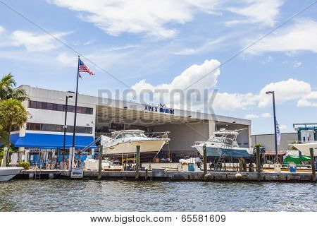Boats At Waterfront Homes  In Fort Lauderdale