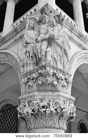 Column Of Palazzo Ducale