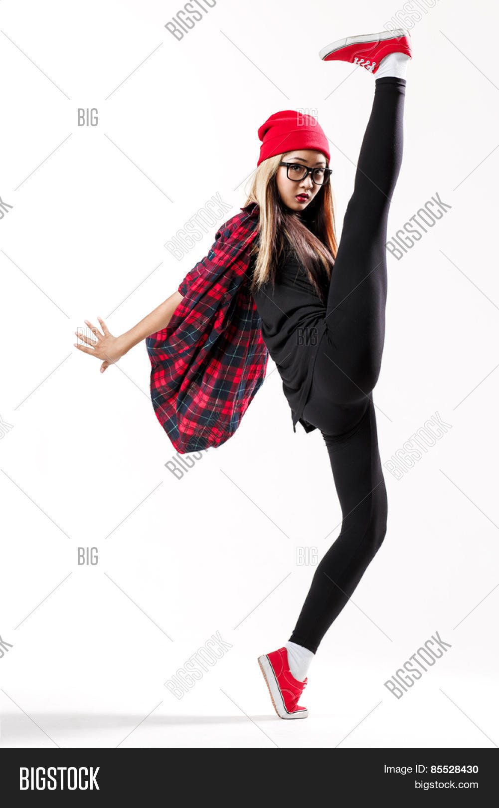 Dancer Striking A Pose In Contemporary Style Against Studio Backdrop  Incorporating Hip Hop Jazz Funk And Dancehall Moves Photo Background And  Picture For Free Download - Pngtree