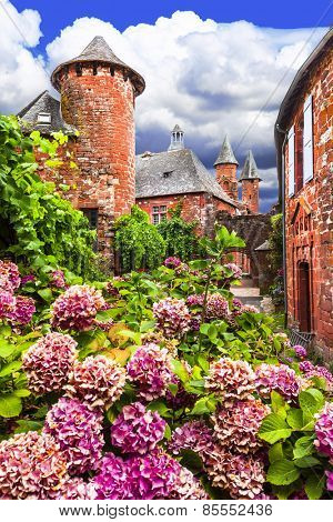 Collonges-la-Rouge - beautiful red village in France (Corezze)