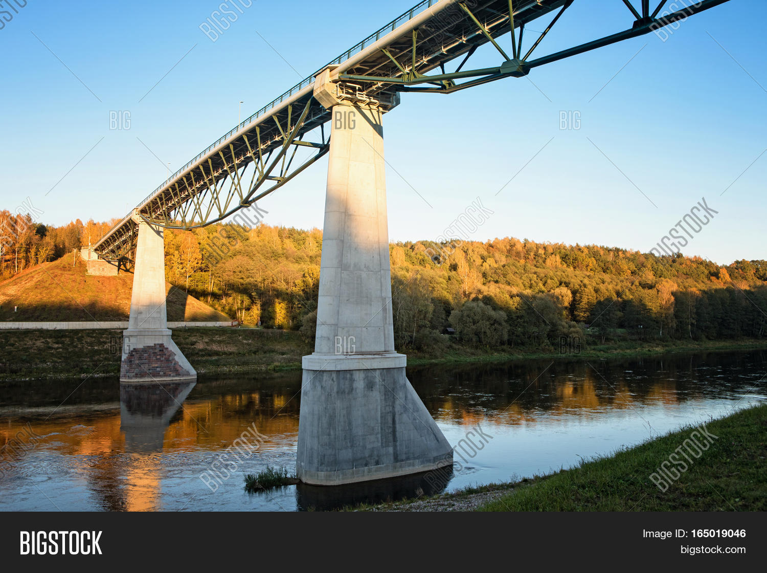 White Rose Bridge Image & Photo (Free Trial) Bigstock