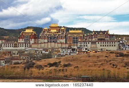 Zhongzanlin TempleTibetan Monastery in Shangrila Yunnan China