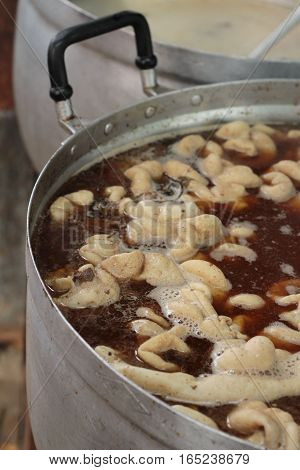 chitterlings stewed in the pot is delicious