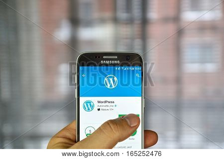 MONTREAL CANADA - DECEMBER 23 2016 : Wordpress application on Samsung S7 screen