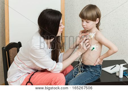 Cardiogram of heart of the boy, holter