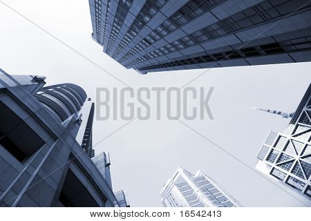 o edifício moderno do centro financeiro de lujiazui, em Xangai, china.
