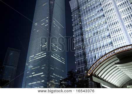 Noční pohled lujiazui finanční centra v Šanghaji Číně.