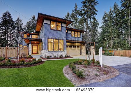 Luxurious New Construction Home In Bellevue, Wa