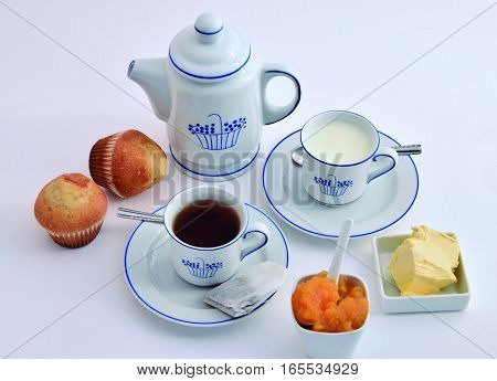 Breakfast with calories
to begin the work day with forces.