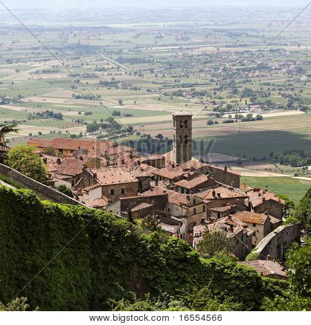 Antigua ciudad de Cortona en Toscana Italia