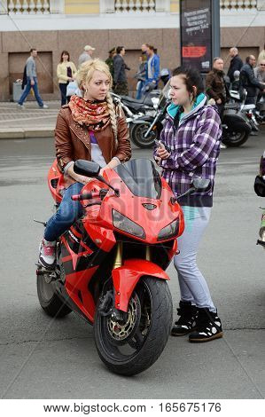 10.05.2014.Russia.Saint-Petersburg.In the cityon Palace squarea festival of bikers.