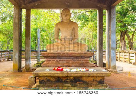 Anuradhapura Samadhi Buddha Statue Altar Close