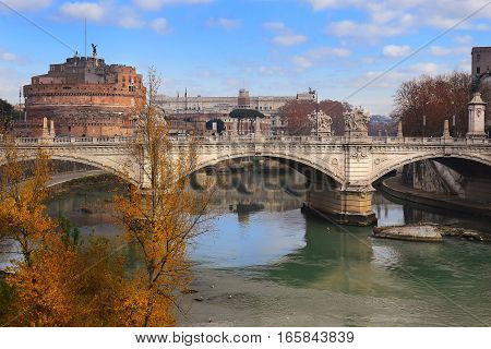 Ponte Vittorio Emanuele II is a bridge, across the Tiber in Rome constructed in1886 by the architect Ennio De Rossi