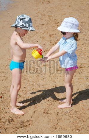 Crianças na praia