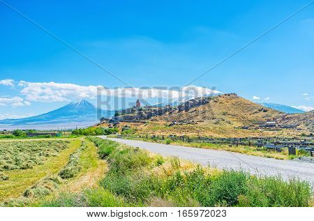The Way To Khor Virap Monastery