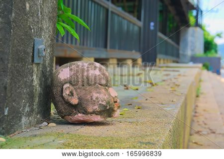 The roadside paths have doll heads left the base pole.