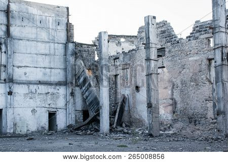 The Ruins Of The Old Room Collapsed Walls For Design