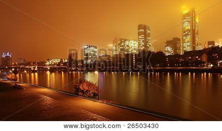 Skyline van Frankfurt am Main in Duitsland.