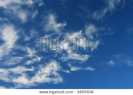 เมฆ cirrostratus