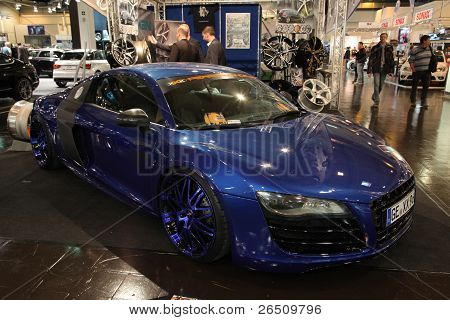 Essen - 29 de Nov: Azul Audi R8 Custom
