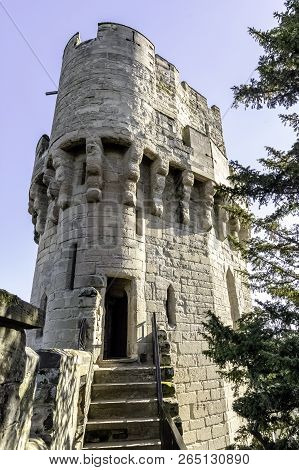 Warwick, Uk - October 21: Picture Of Warwick Castle - Caesars Tower On October 21, 2018 In Warwick, 