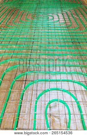 underfloor heating green pipeline installation