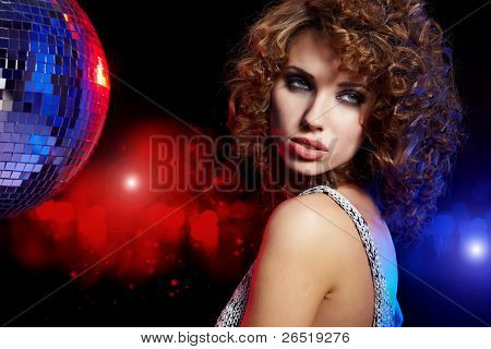 Dance Queen, Saturday Night Fever