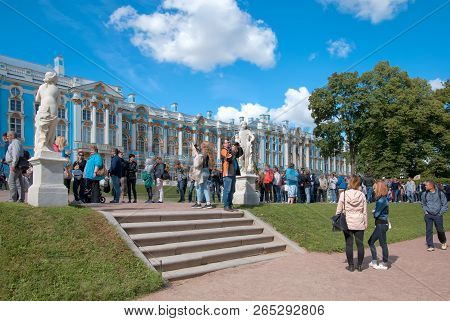 Tsarskoye Selo, Saint-petersburg, Russia - August 22, 2018: People Stay In Line To Enter To The Cath