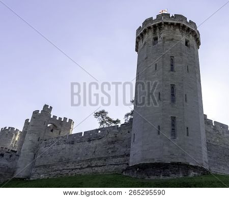 Warwick, Uk - October 21: Picture Of Warwick Castle - Guys Tower On October 21, 2018 In Warwick, War