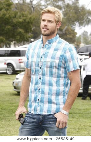 LOS ANGELES - 13 juni: Trevor Donovan op de 21ste jaarlijkse A tijd voor Heroes Celebrity picknick aan benef
