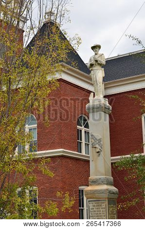 Jeffersonville, Georgia - October 23, 2018 A Confederate Memorial Statue Stands On The Courthouse Gr