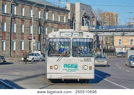 Krasnoyarsk, Russia - October 26, 2018: Old Trolleybuses Have Been Repaired, Painted And Sent To Rou