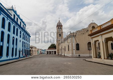 Bayamo,  Cuba - Jan 30, 2016: San Salvador Church At Cespedes Square In Bayamo, Cuba