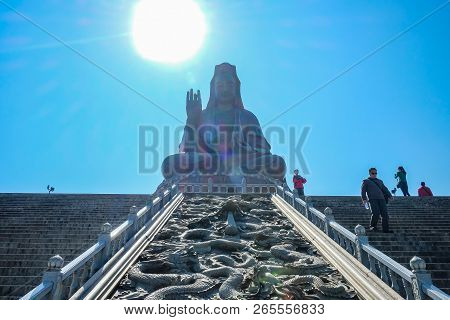 Foshan/china - 27 November 2015:great Guanyin Buddha Or 