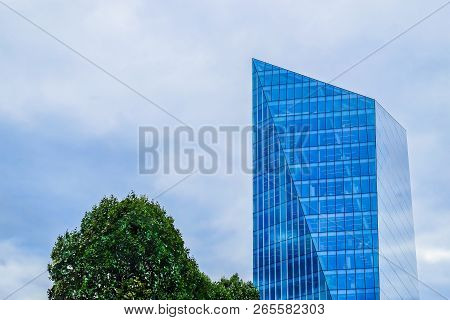 London, England, Aug 2018, Top Of A Modern Building Cover Of Glass Panel At 240 Blackfriars Road